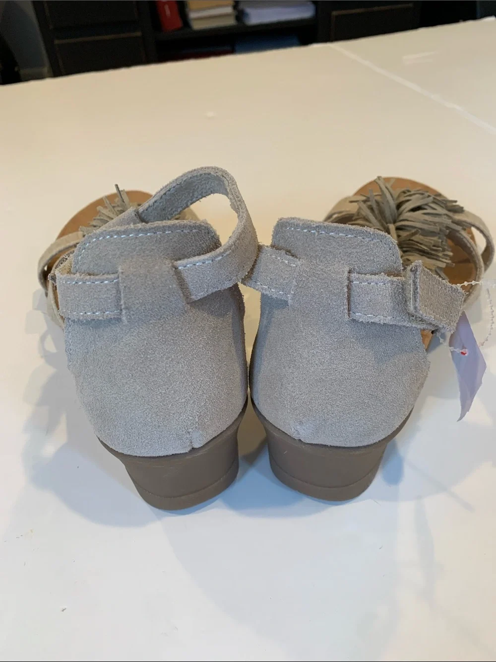 NEW Minnetonka Women's Size 11 Taupe Stone Desi Fringe Wedge Sandals